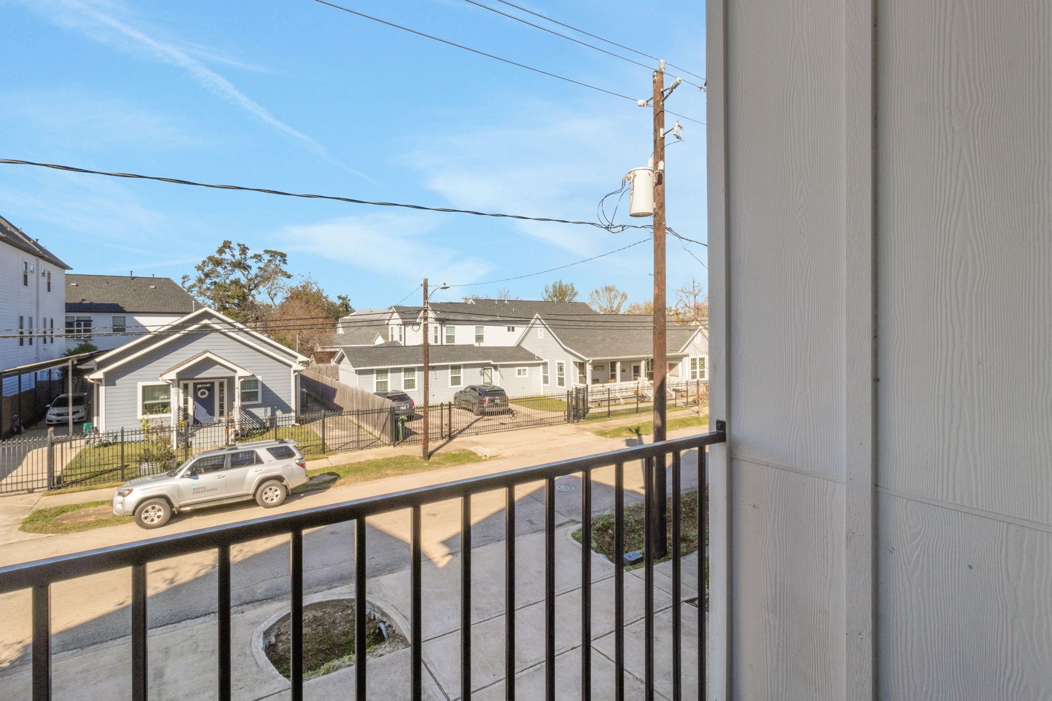 1526 Chestnut Street Houston, TX 77009 - Photo 23 of 45 a view of a city from a balcony
