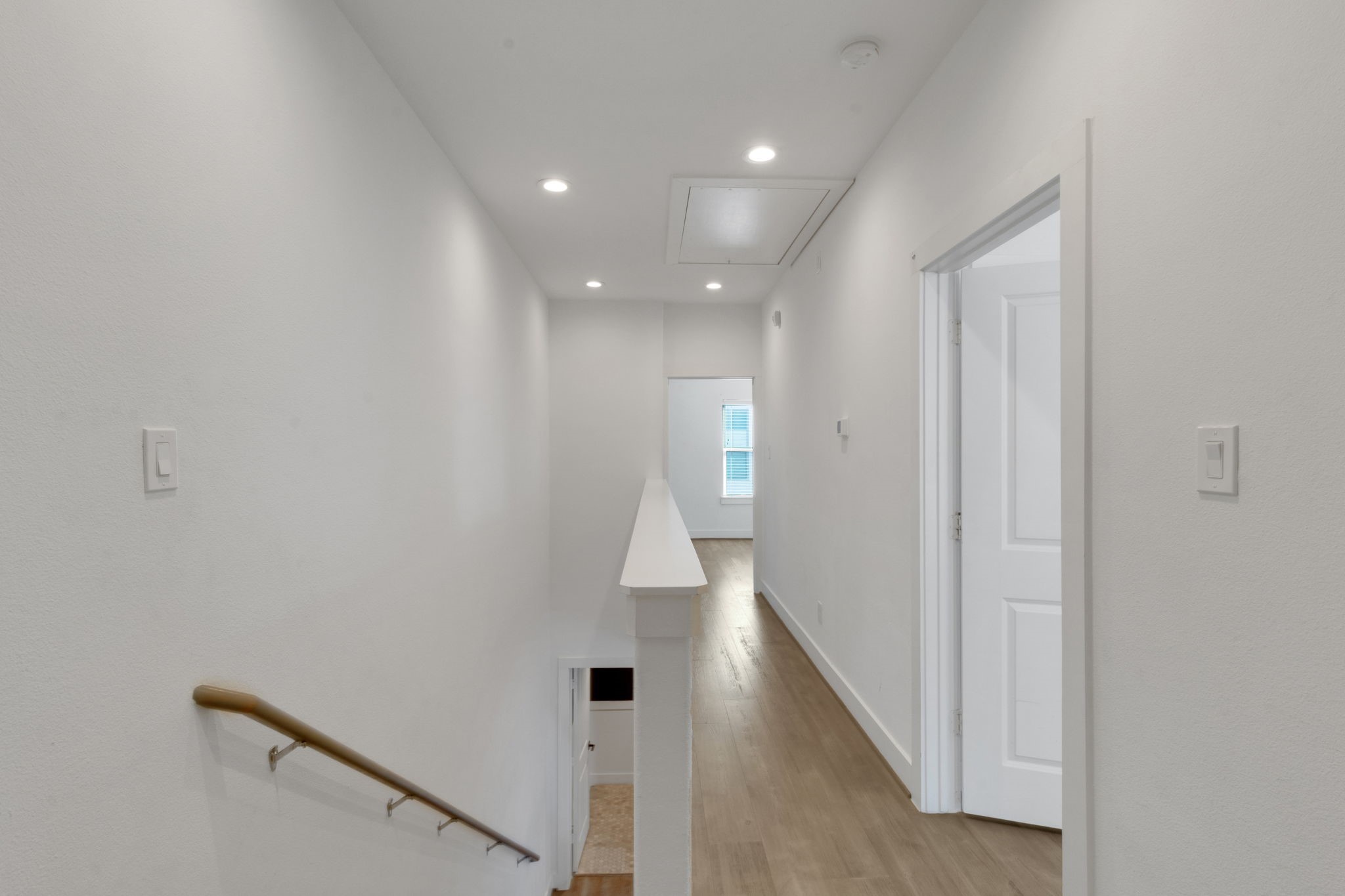 1526 Chestnut Street Houston, TX 77009 - Photo 29 of 45 a view of a hallway with stairs