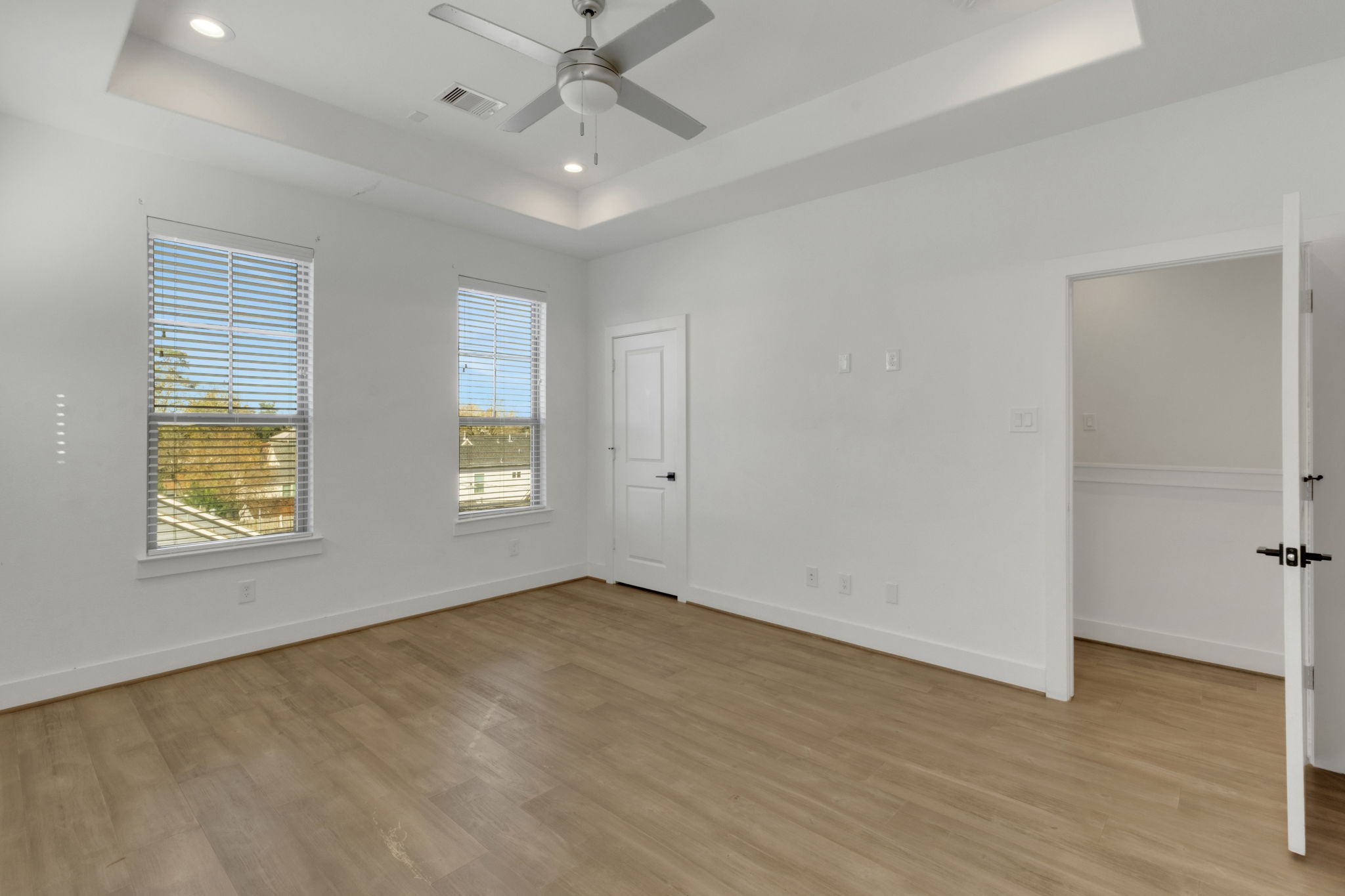 1526 Chestnut Street Houston, TX 77009 - Photo 31 of 45 wooden floor in an empty room with a window
