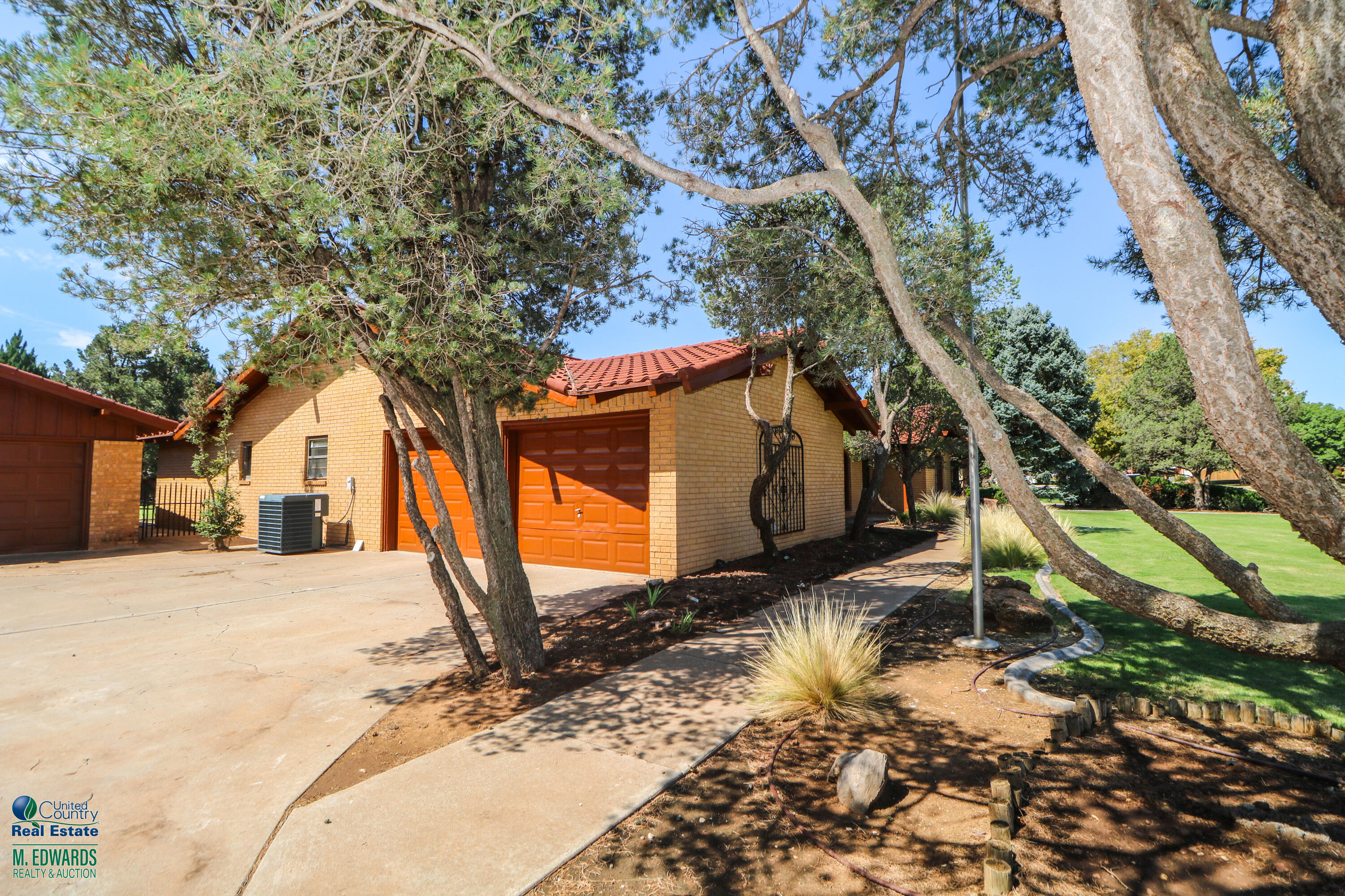 214 East 26th Street Littlefield, TX 79339 - Photo 3 of 28 Front 4