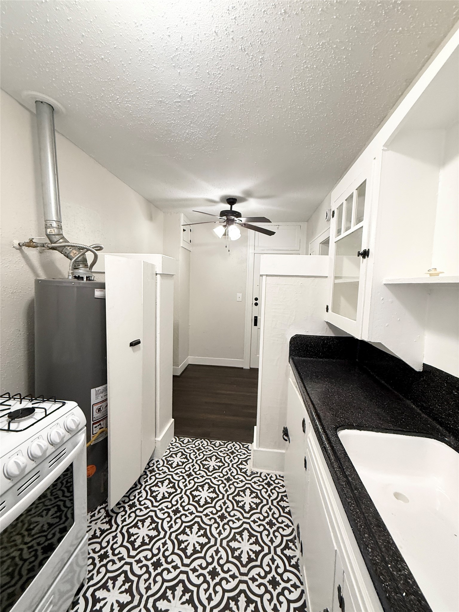 1136 Berthea Street, Unit 11 Houston, TX 77006 - Photo 12 of 14