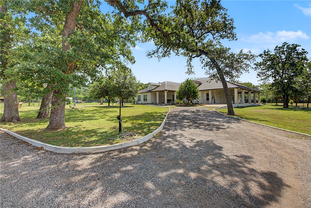 39595 Bosque Road Hempstead, TX 77445 - Photo 3 of 32