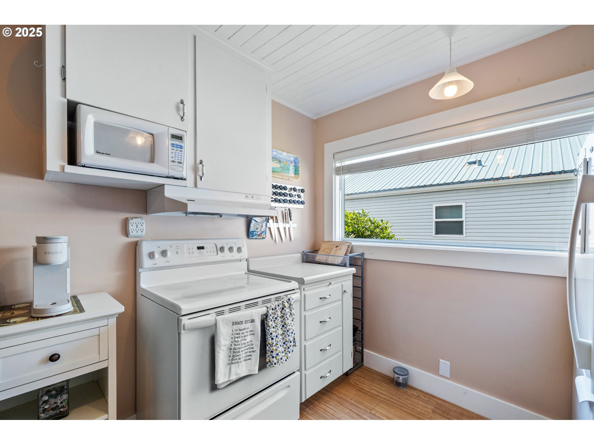 210 Cypress Avenue Garibaldi, OR 97118 - Photo 9 of 29