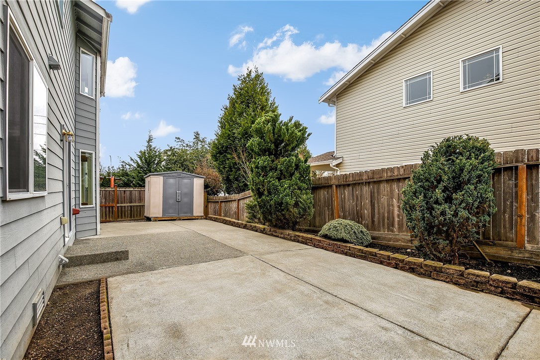 451 Ilwaco Avenue Northeast Renton, WA 98059 - Photo 22 of 23 Gallery Image 22