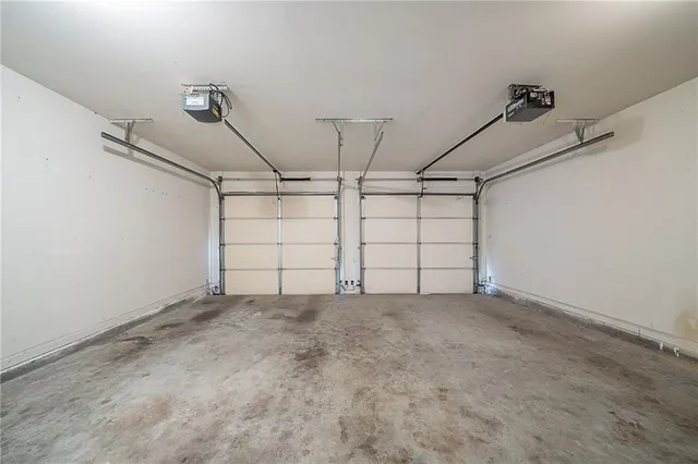 a view of a garage