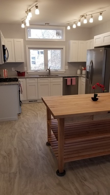 17 Hickory Road Norton, MA 02766 - Photo 4 of 29 Gallery Image 4