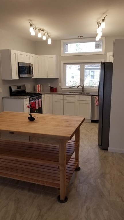17 Hickory Road Norton, MA 02766 - Photo 5 of 29 Gallery Image 5