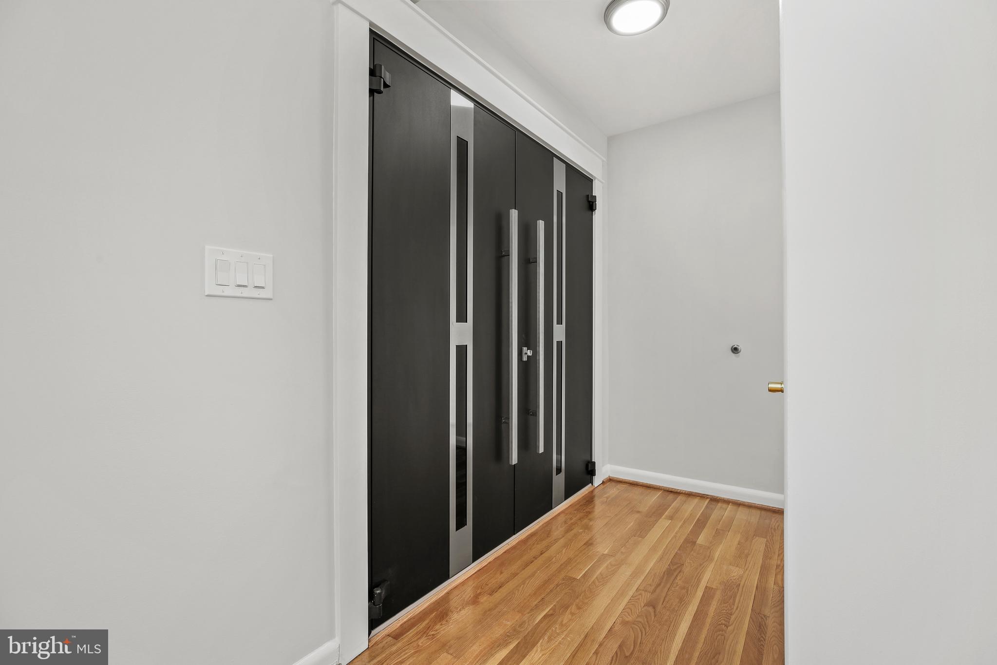 1445 Northgate Road Northwest Washington, DC 20012 - Photo 3 of 39 Foyer