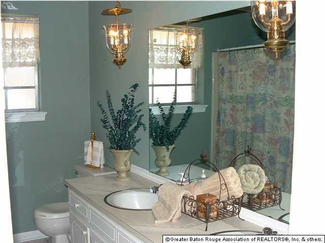 9725 Rustling Oaks Drive Baton Rouge, LA 70818 - Photo 4 of 5 Gallery Image 4