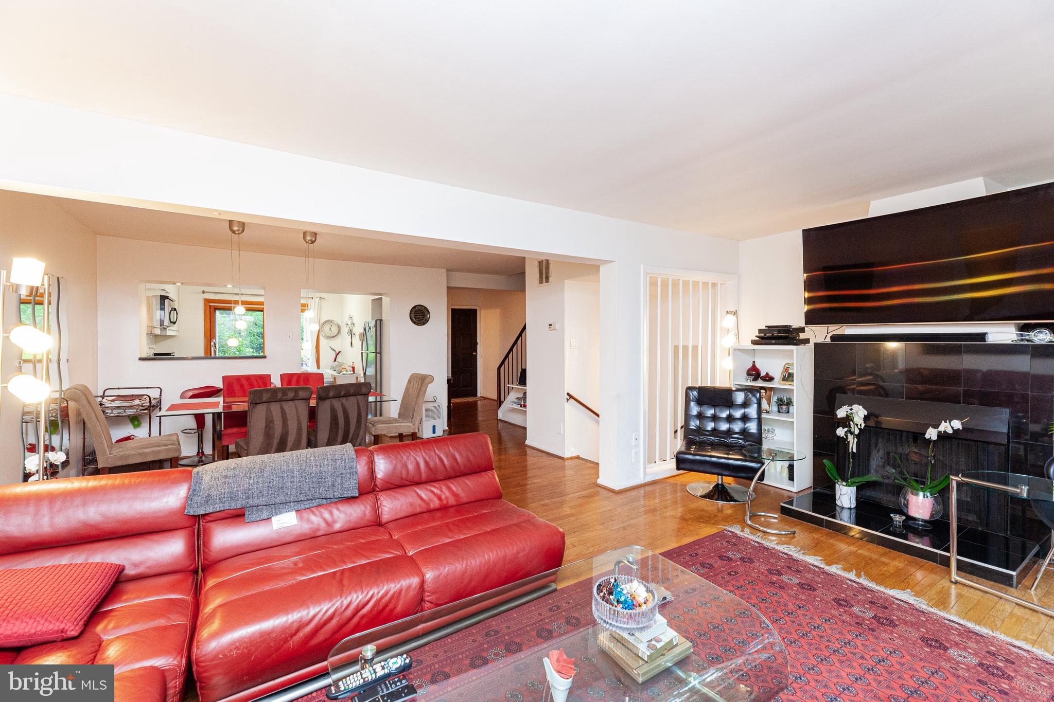 1663 Valencia Way Reston, VA 20190 - Photo 15 of 37