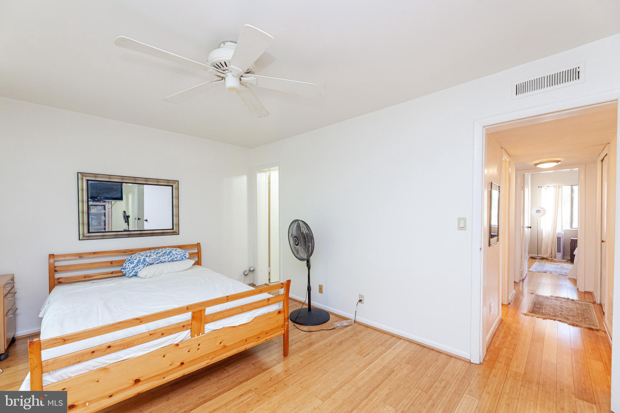 1663 Valencia Way Reston, VA 20190 - Photo 19 of 37