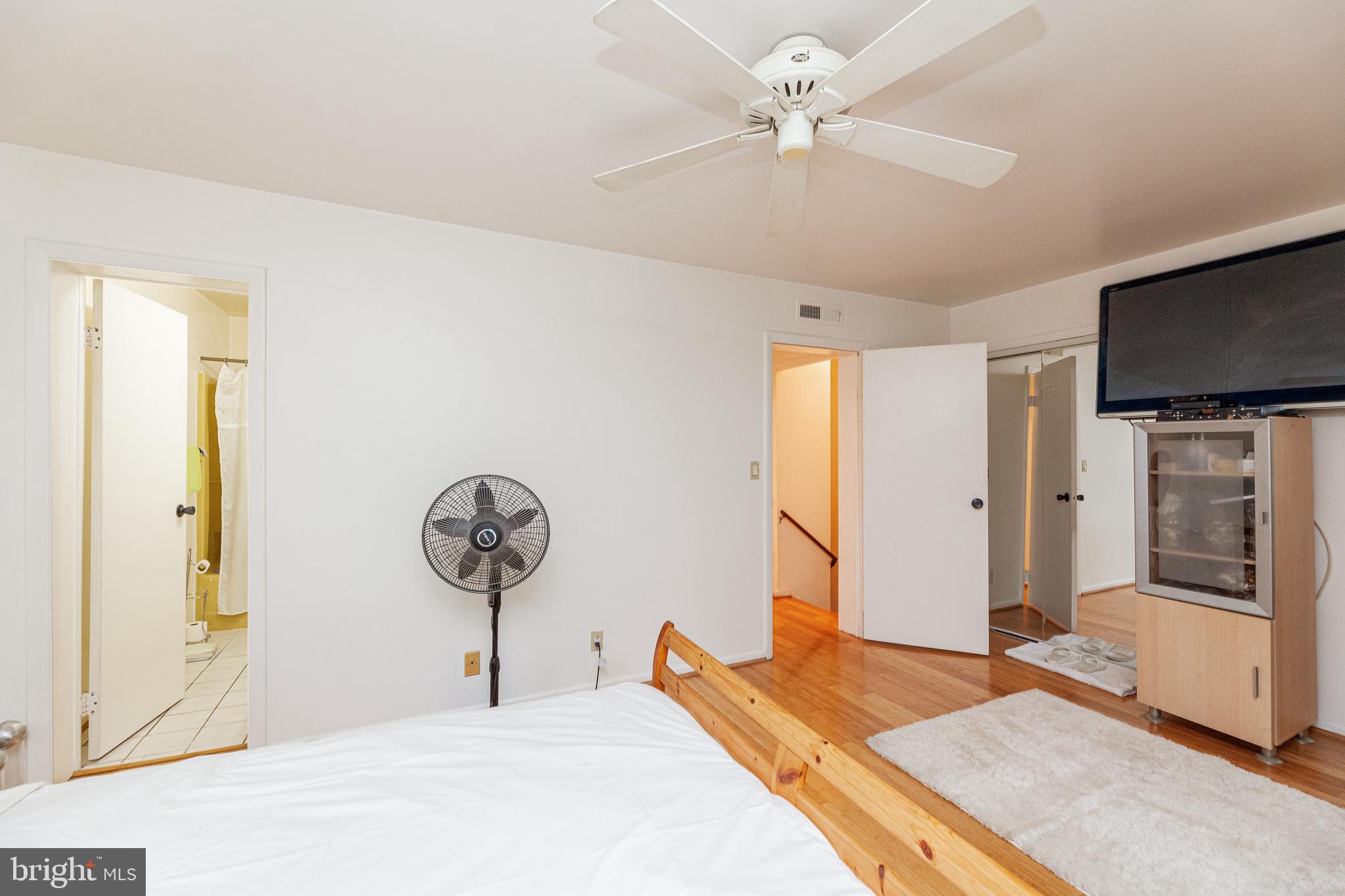 1663 Valencia Way Reston, VA 20190 - Photo 21 of 37
