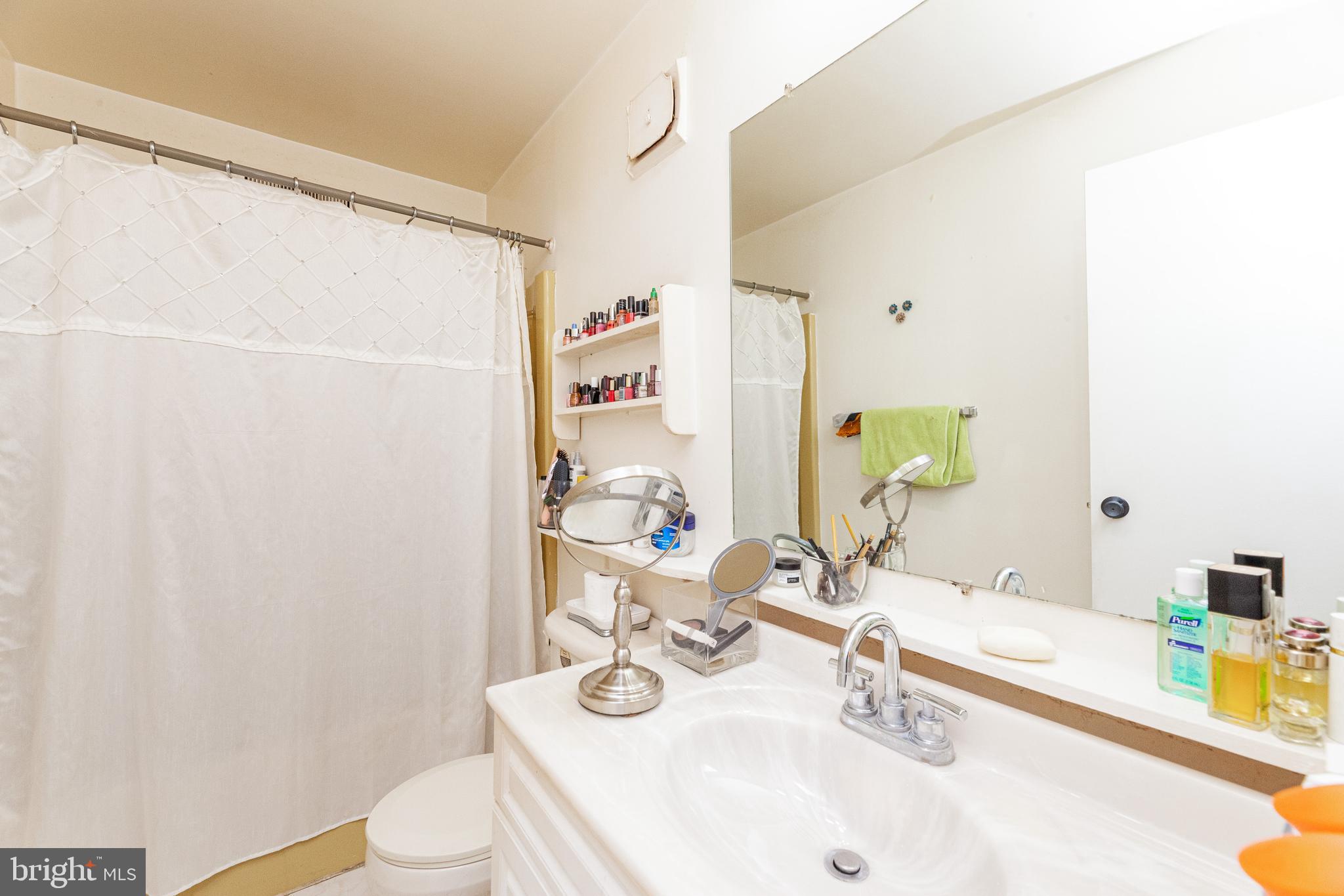 1663 Valencia Way Reston, VA 20190 - Photo 22 of 37