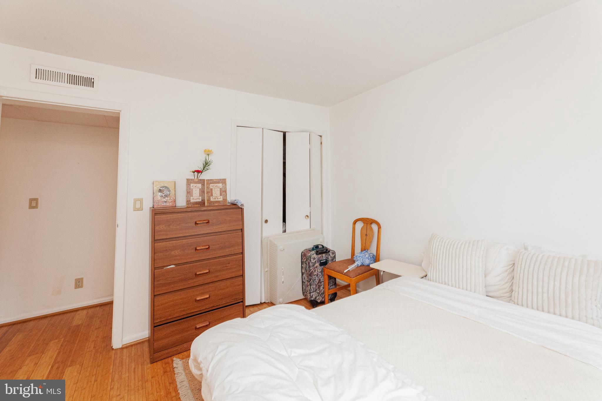 1663 Valencia Way Reston, VA 20190 - Photo 26 of 37