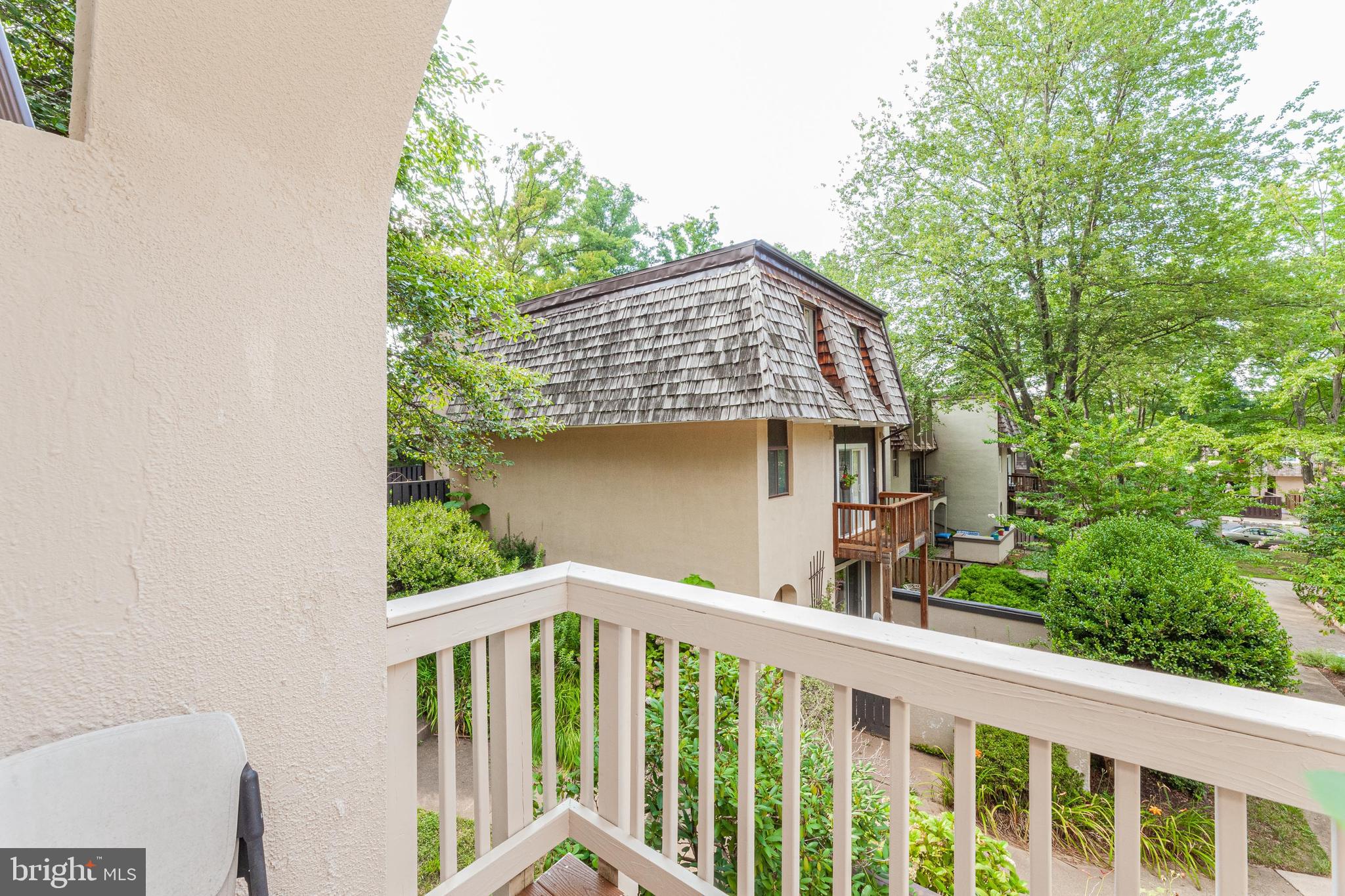 1663 Valencia Way Reston, VA 20190 - Photo 28 of 37