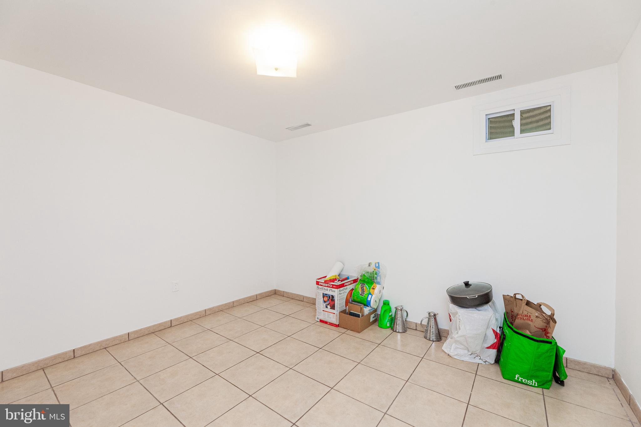 1663 Valencia Way Reston, VA 20190 - Photo 29 of 37