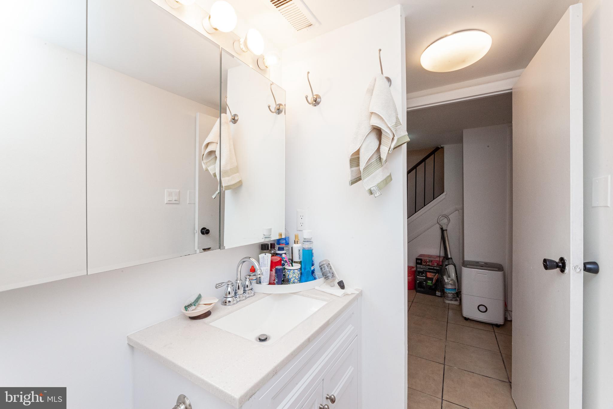 1663 Valencia Way Reston, VA 20190 - Photo 33 of 37
