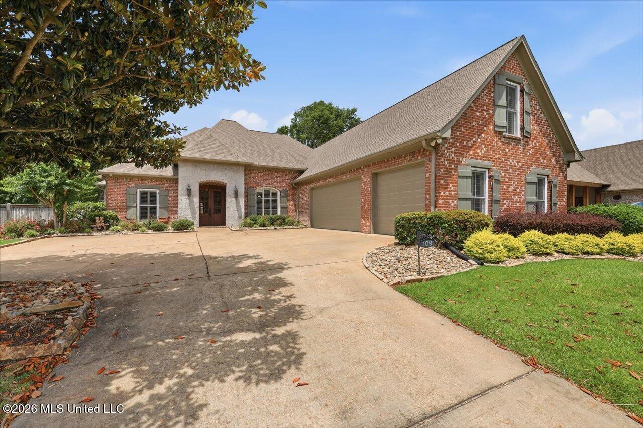 109 Victoria Place Madison, MS 39110 - Photo 2 of 48 02-109 Victoria Pl