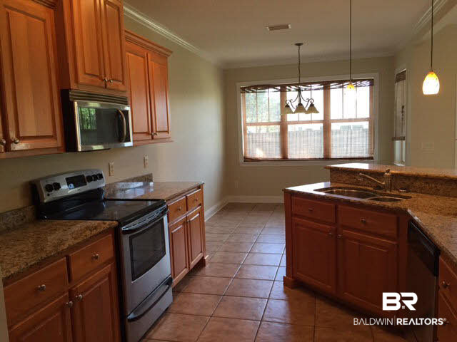 103 Petz Avenue Fairhope, AL 36532 - Photo 7 of 20 Cypress Cabinets