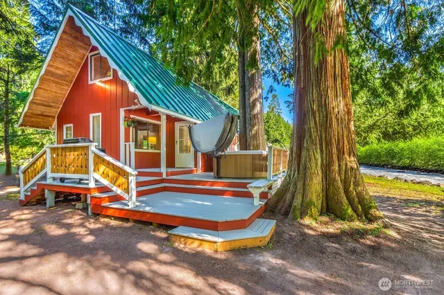 $849,000 | 11318 583rd Avenue East, Enumclaw, WA 98022