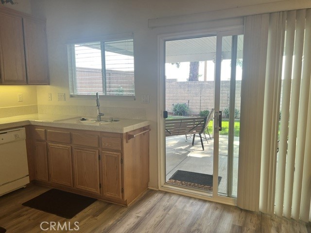 554 Weather Banning, CA 92220 - Photo 12 of 46 Slider to backyard off kitchen.