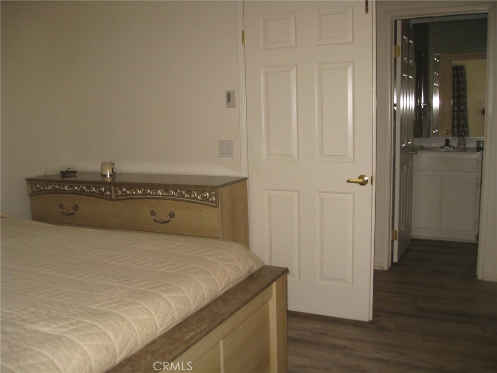 554 Weather Banning, CA 92220 - Photo 25 of 46 Guest Bath across the way