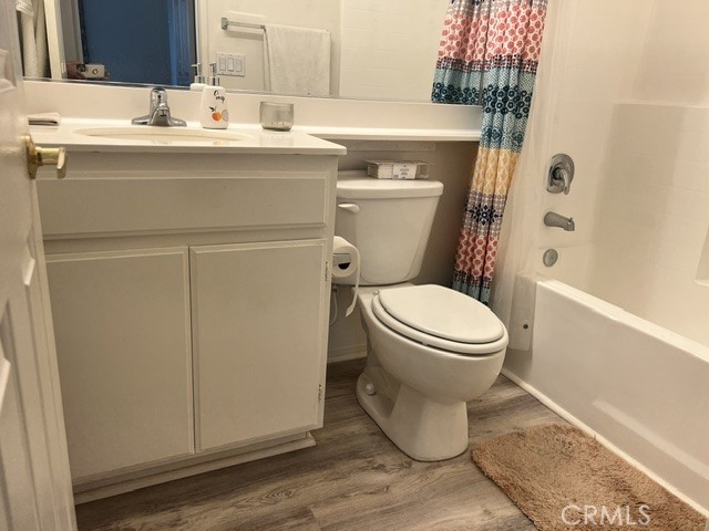 554 Weather Banning, CA 92220 - Photo 27 of 46 Guest Bath, tub and shower combo