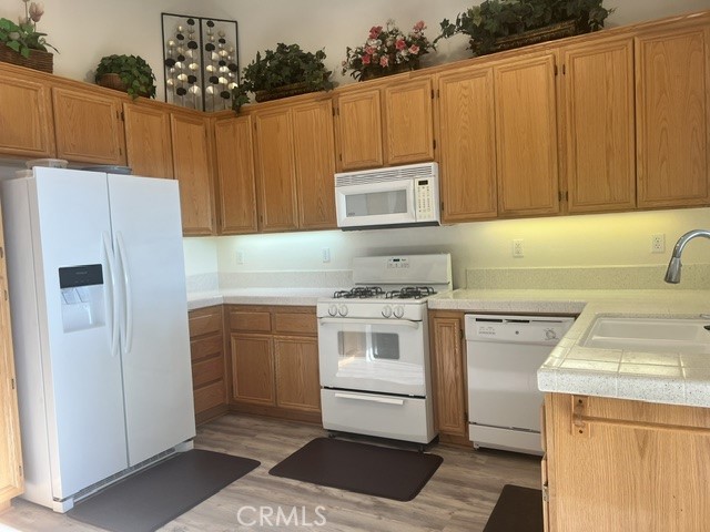 554 Weather Banning, CA 92220 - Photo 10 of 46 Lots of cabinetry and counter space