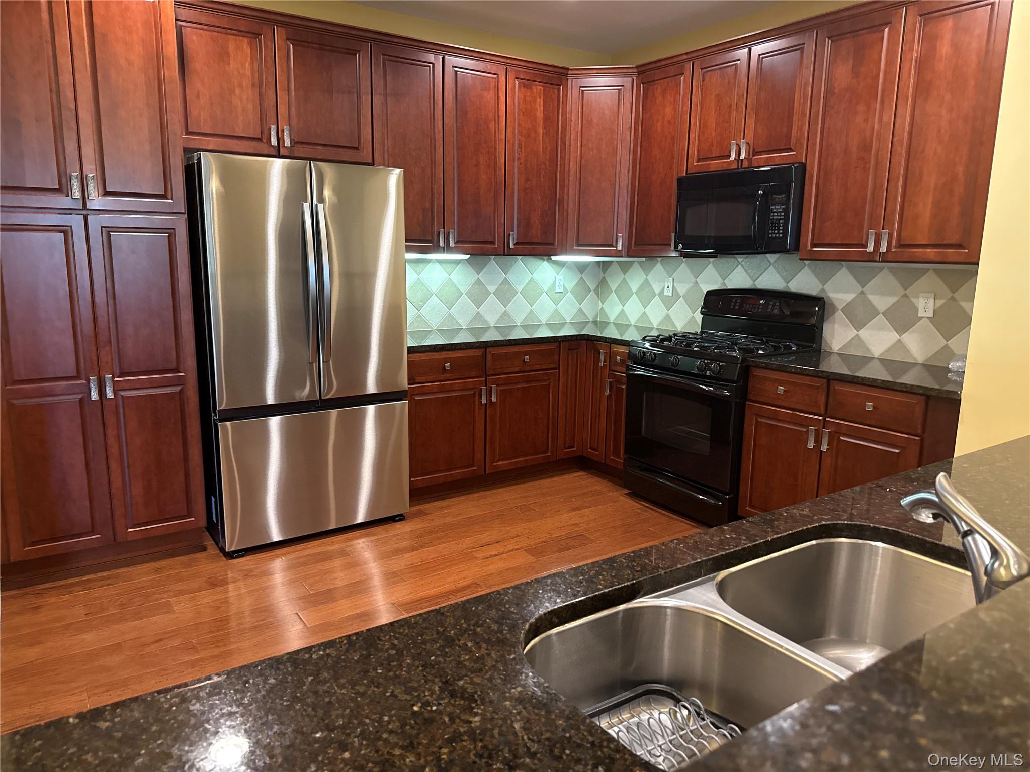 246 Regency Drive Fishkill, NY 12524 - Photo 11 of 20