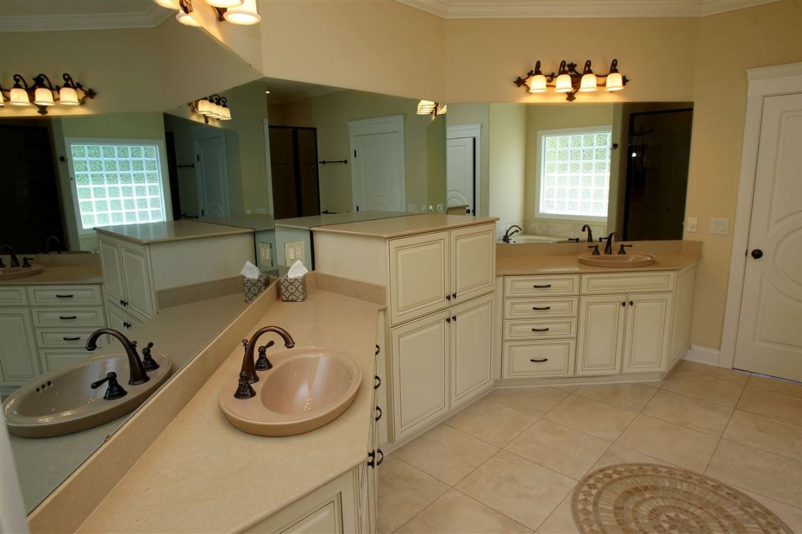 119 Cane Creek Harbor Road Seneca, SC 29672 - Photo 13 of 34