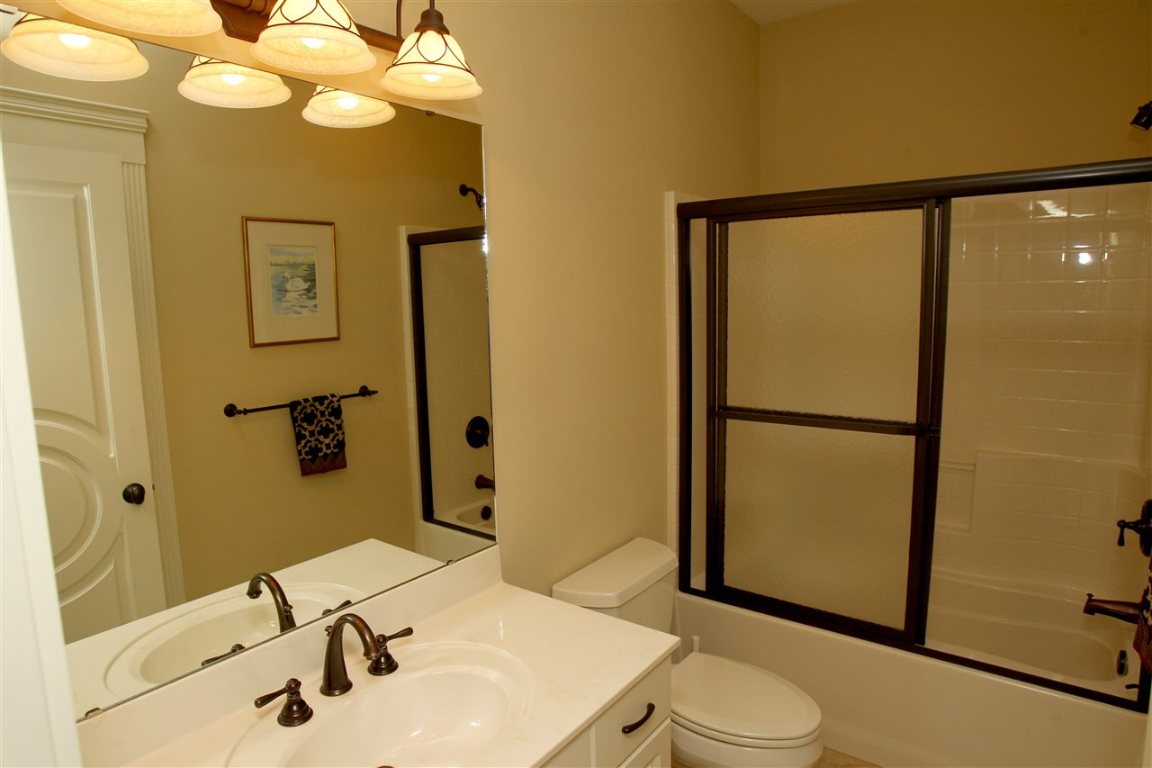 119 Cane Creek Harbor Road Seneca, SC 29672 - Photo 16 of 34