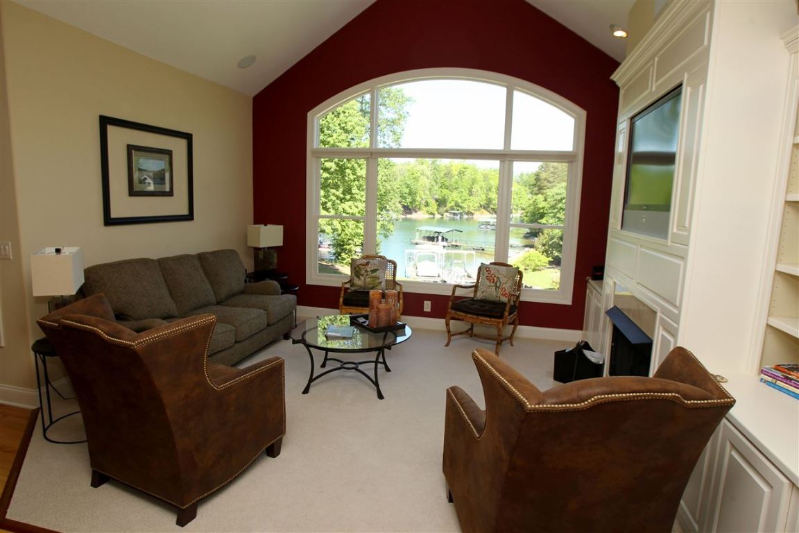 119 Cane Creek Harbor Road Seneca, SC 29672 - Photo 8 of 34