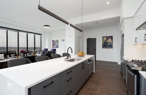 $9,460 | 270 Hennepin Avenue, Unit 2006, Minneapolis, MN 55401