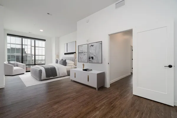 $9,460 | 270 Hennepin Avenue, Unit 2006, Minneapolis, MN 55401