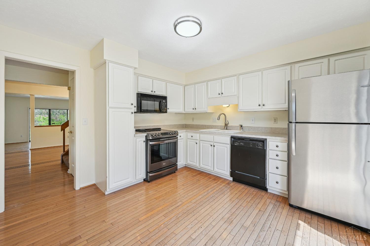 7264 East Galbraith Road Cincinnati, OH 45243 - Photo 15 of 33