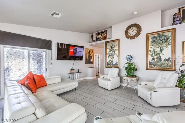 $2,395 | 7520 Barbie Avenue, Las Vegas, NV 89131