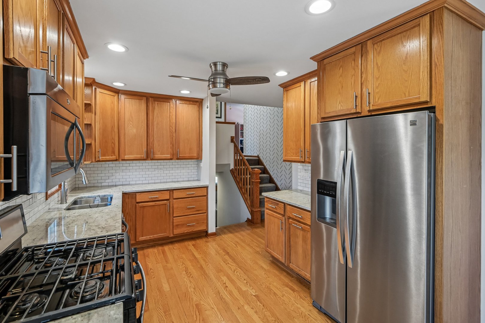 S034 Calvin Court Wheaton, IL 60187 - Photo 7 of 32