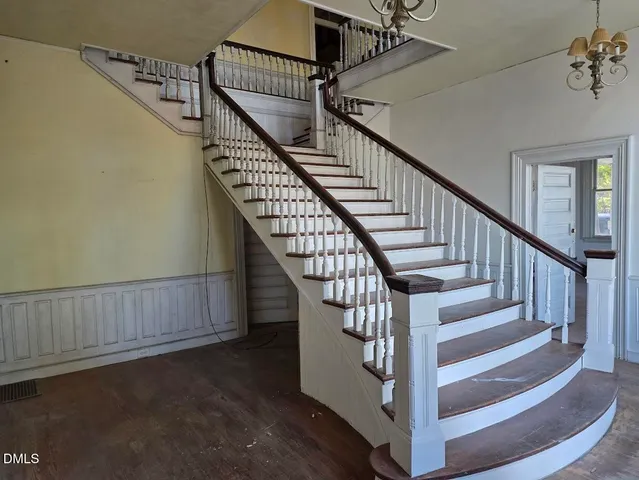 a view of an entryway