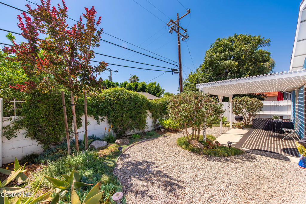 1889 Sequoia Avenue Simi Valley, CA 93063 - Photo 18 of 21