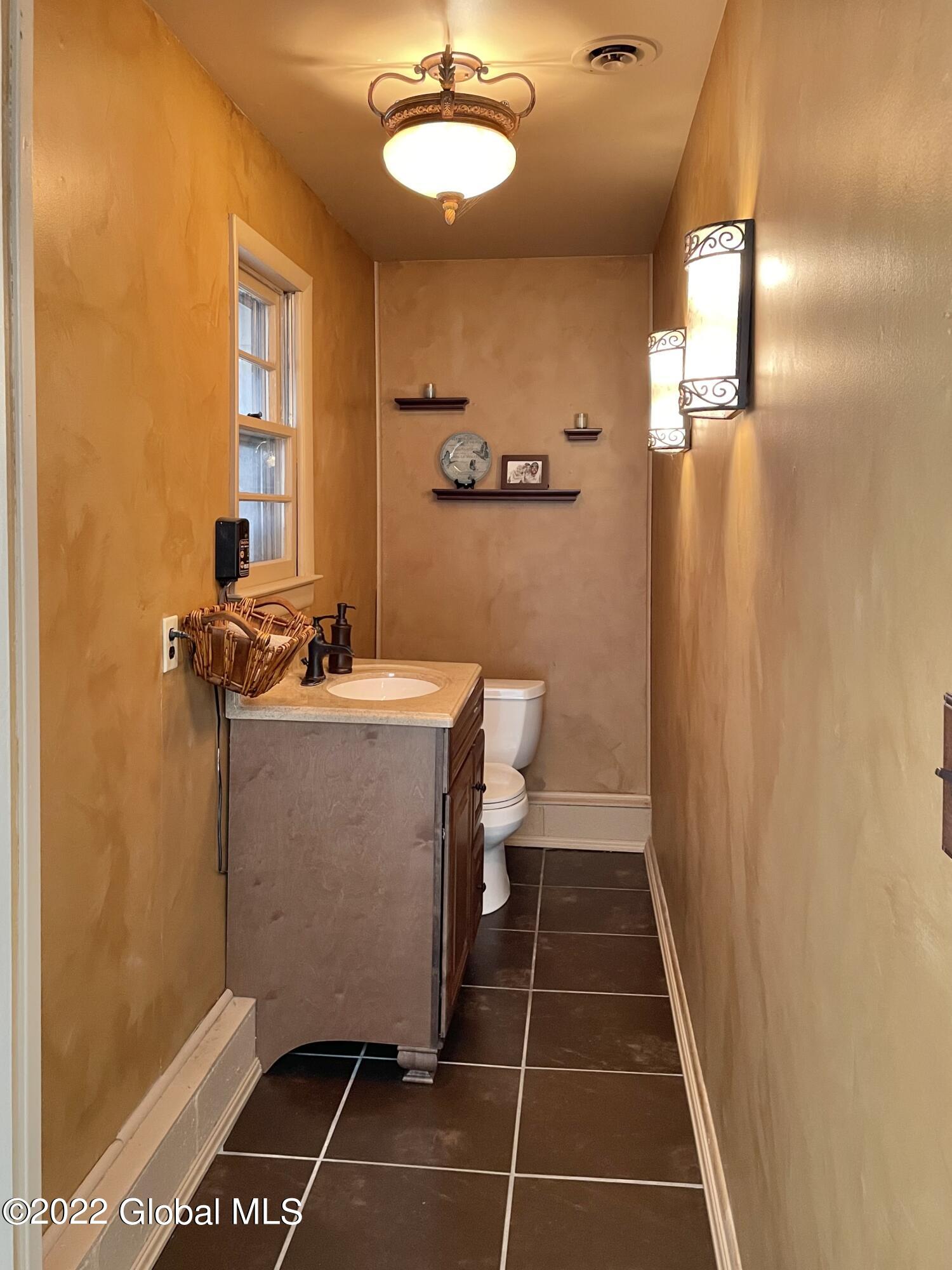 4215 Consaul Road Niskayuna, NY 12304 - Photo 5 of 42 Entrance Level Half Bath