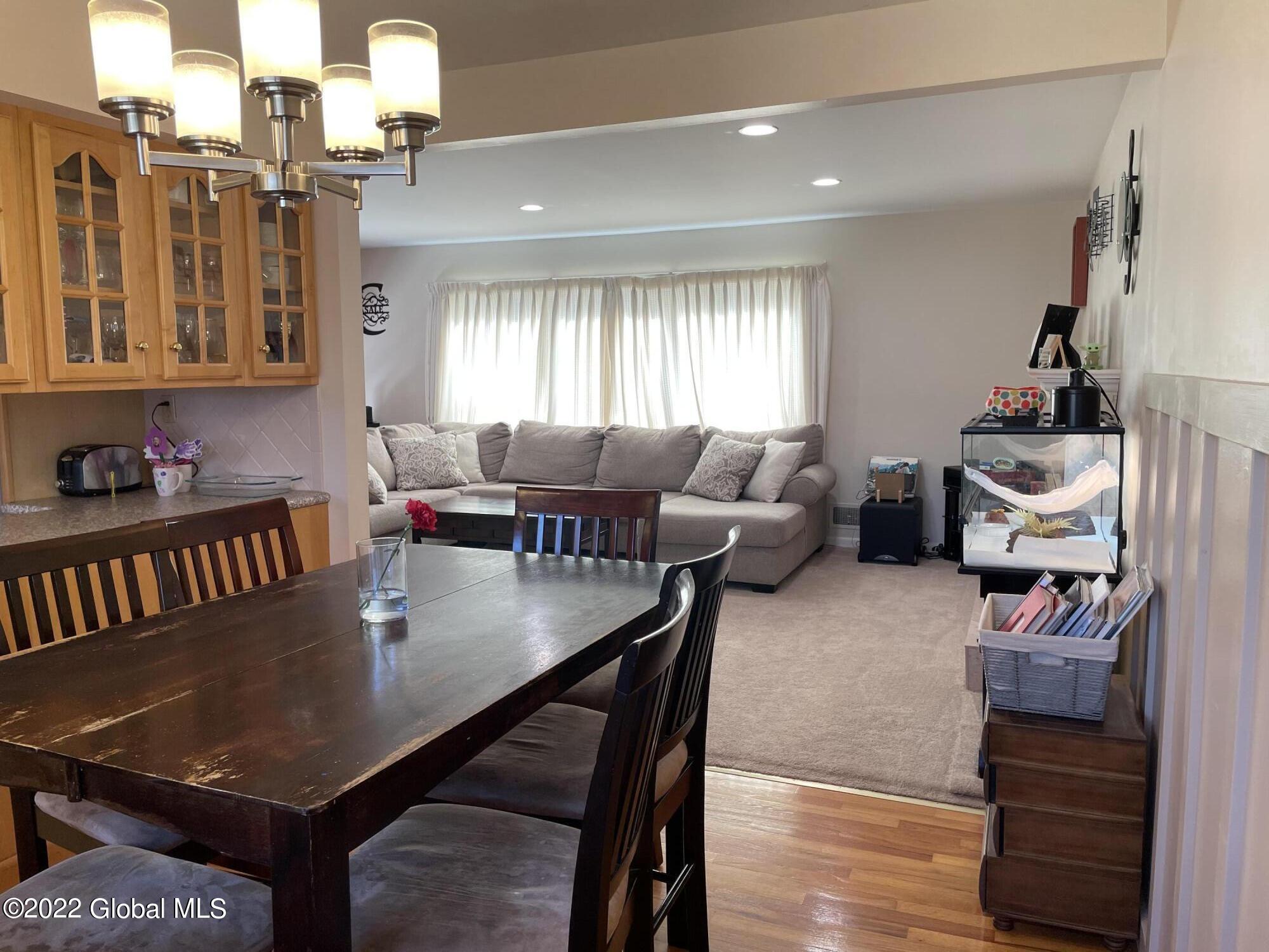 4215 Consaul Road Niskayuna, NY 12304 - Photo 10 of 42 Main Level