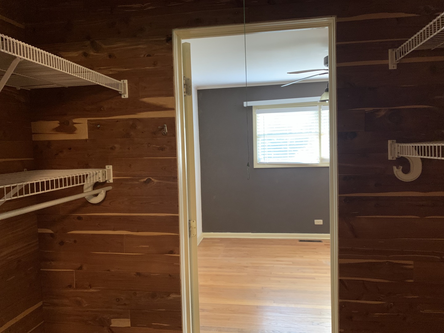 501 Crestview Drive Fox River Grove, IL 60021 - Photo 18 of 23 a bathroom with a shower