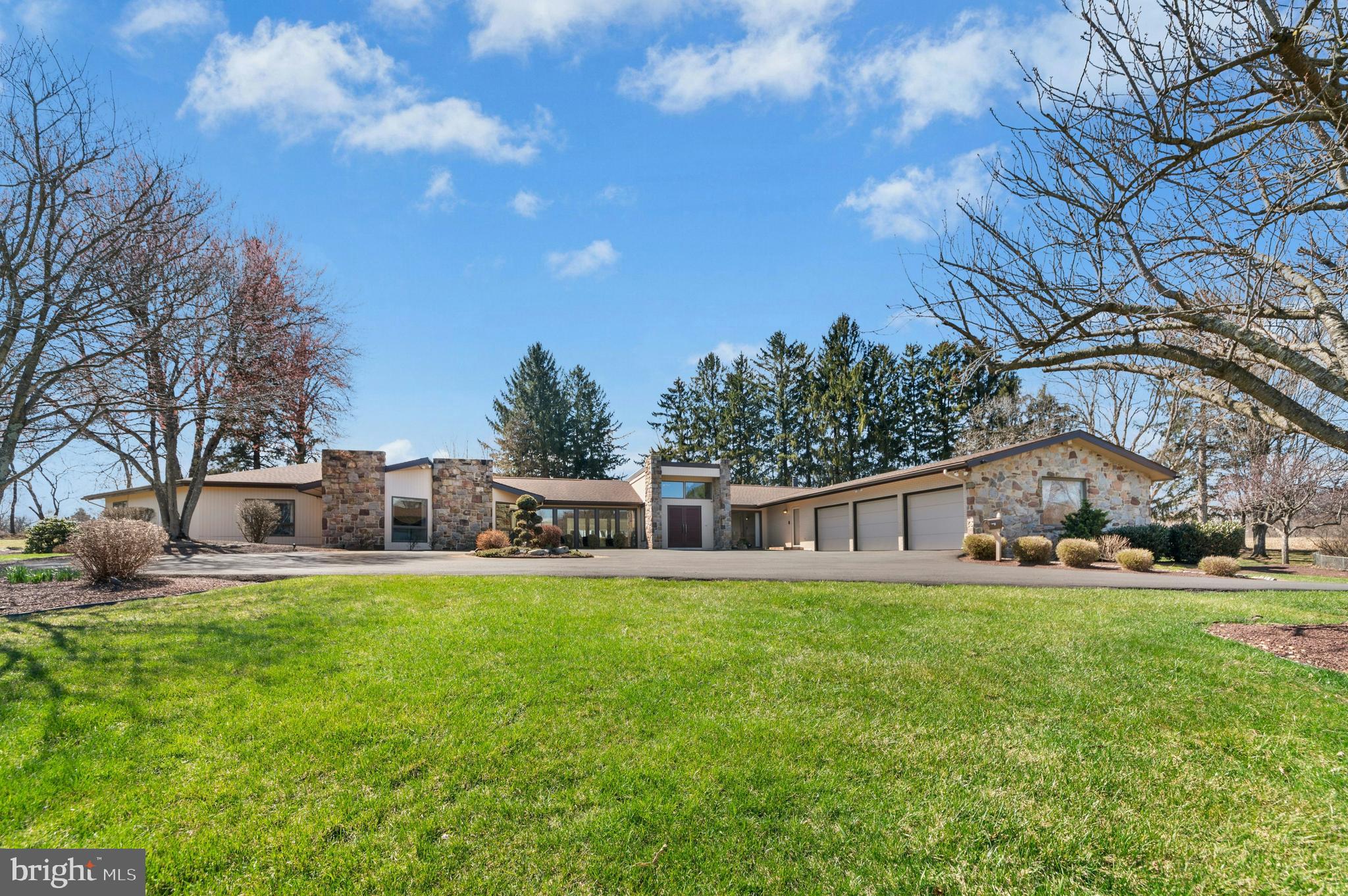 2334 Riverbend Road Allentown, PA 18103 - Photo 2 of 44