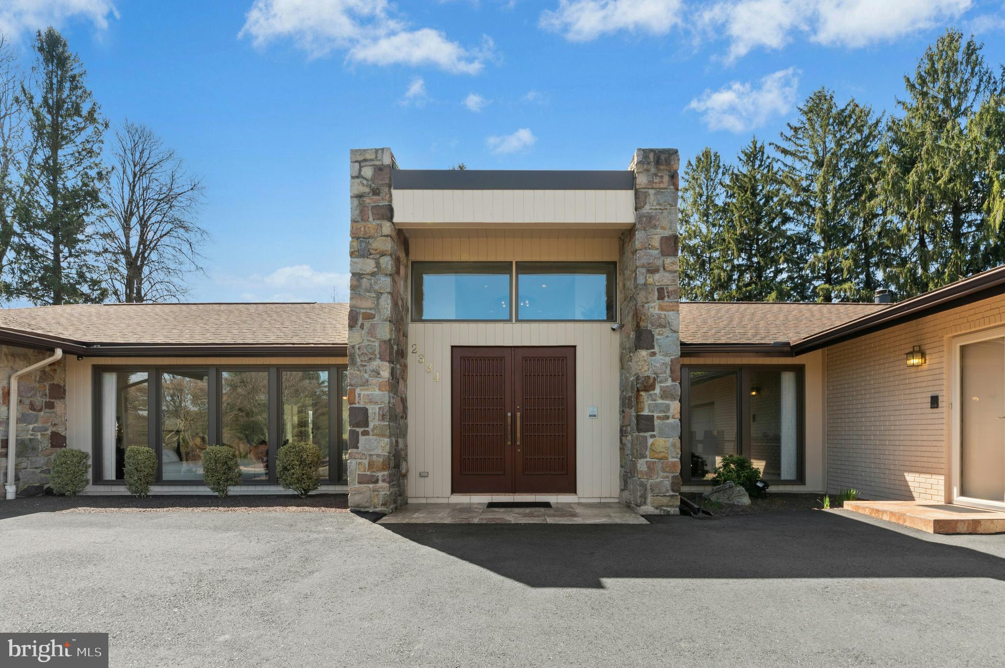 2334 Riverbend Road Allentown, PA 18103 - Photo 3 of 44