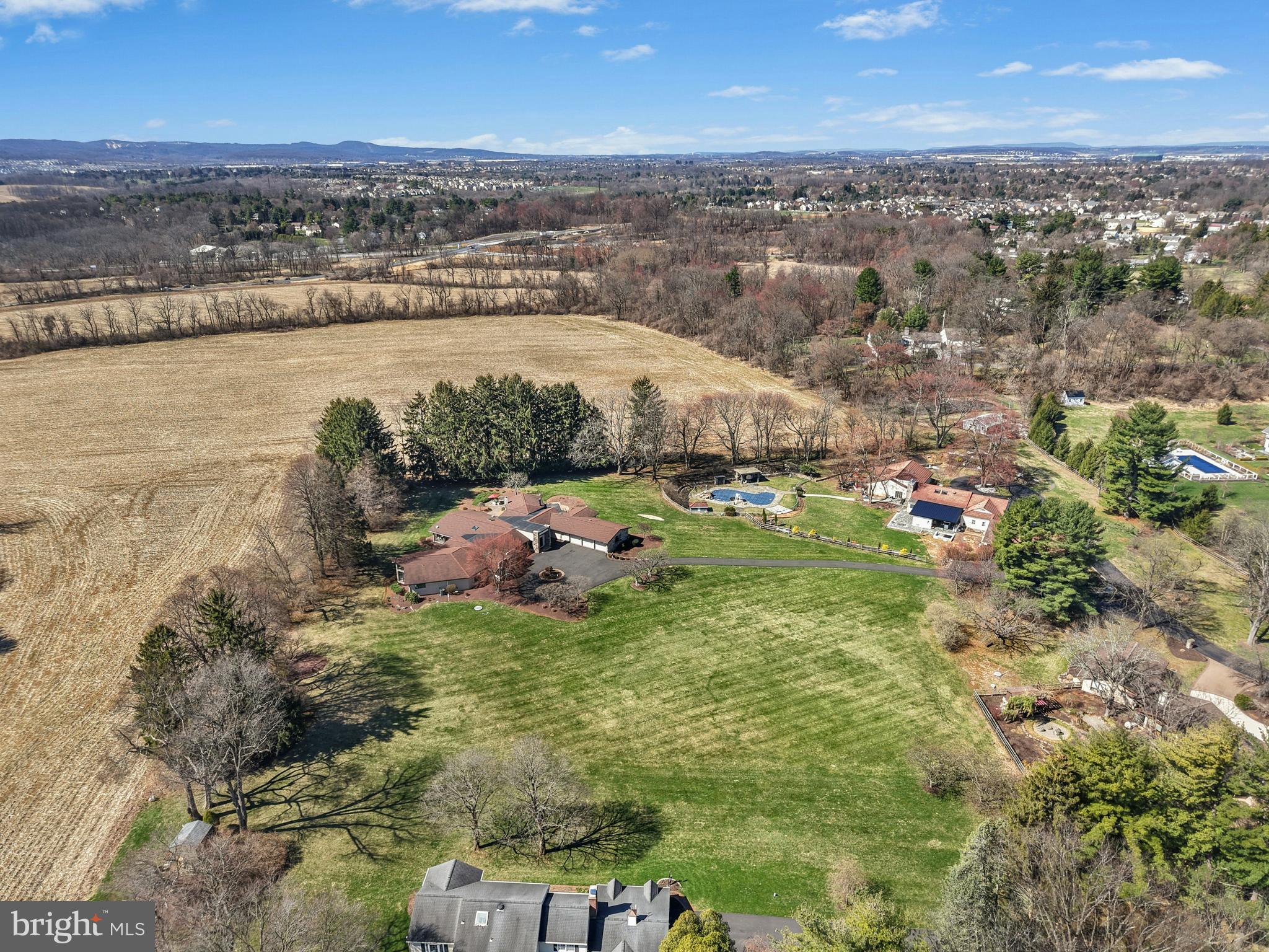 2334 Riverbend Road Allentown, PA 18103 - Photo 4 of 44