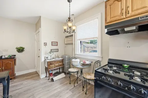 $2,400 | 82 Maple Avenue, Morristown, NJ 07960