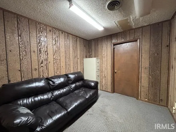 $69,900 | 906 North 10th Street, Vincennes, IN 47591
