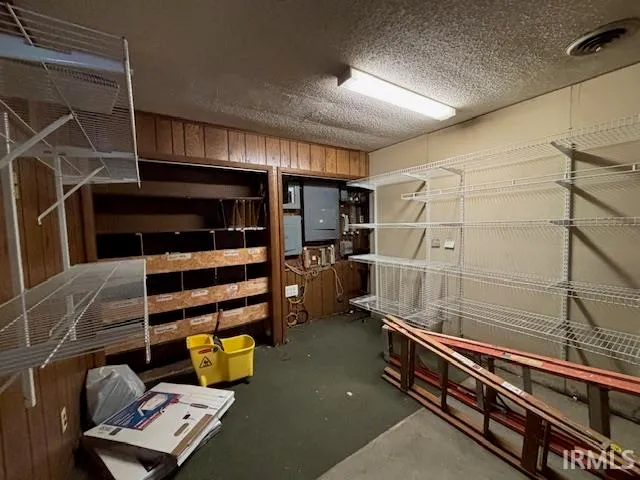 $84,900 | 906 North 10th Street, Vincennes, IN 47591