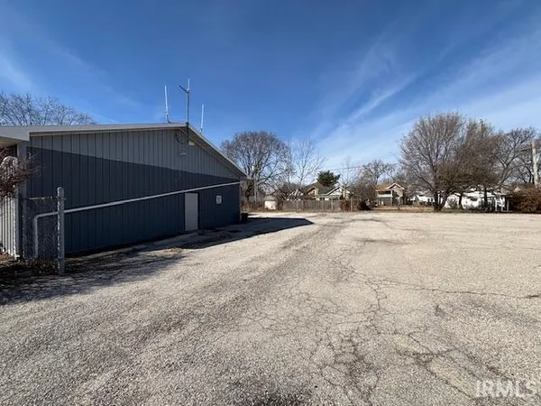 $69,900 | 906 North 10th Street, Vincennes, IN 47591