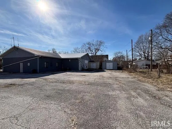 $69,900 | 906 North 10th Street, Vincennes, IN 47591